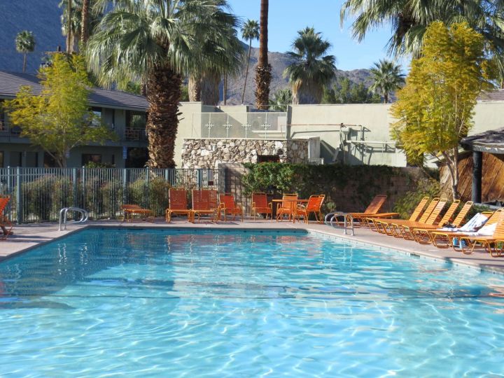 BudgetFriendly Stay at a TopRated Palm Springs Hotel